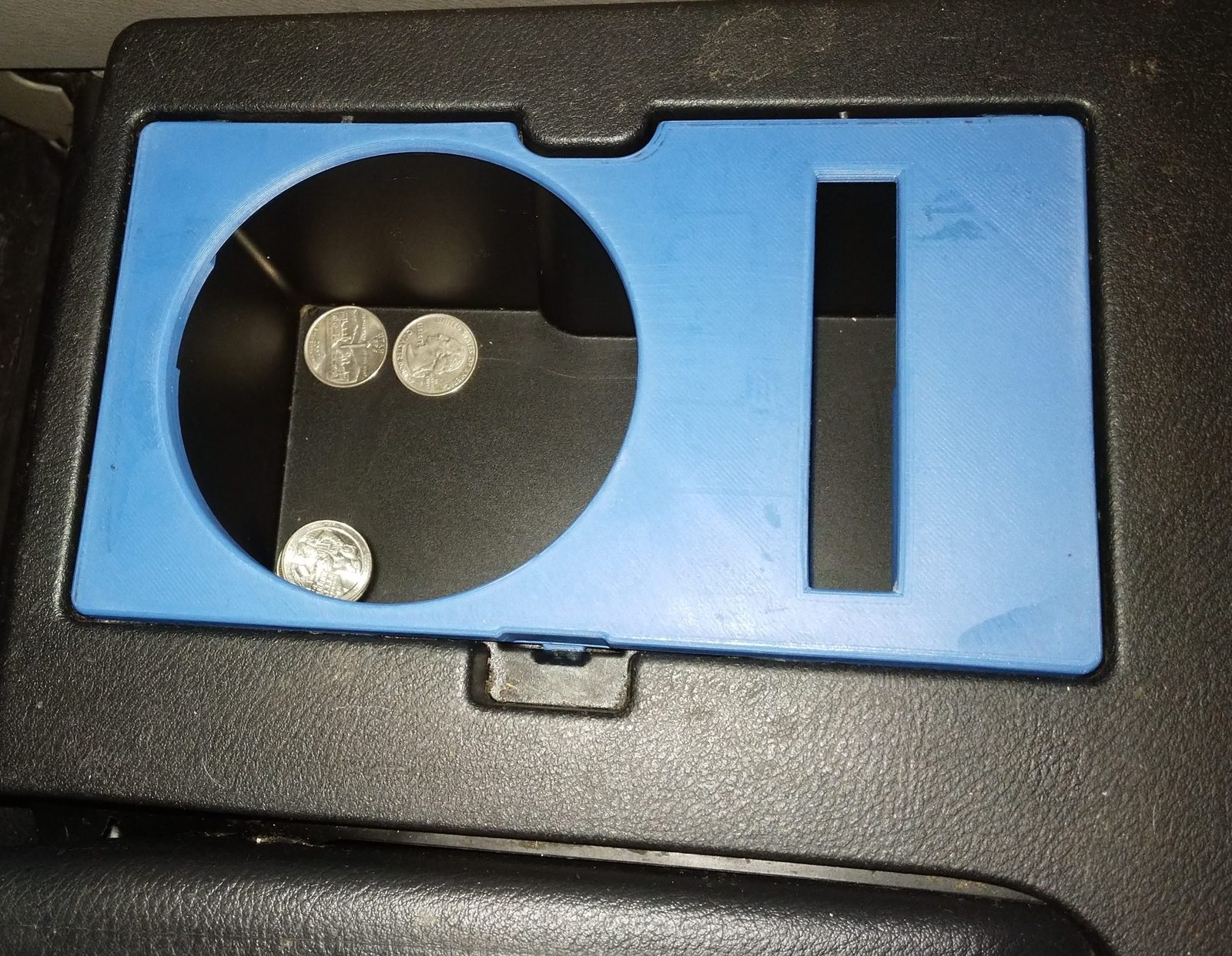 Cup holder insert detail